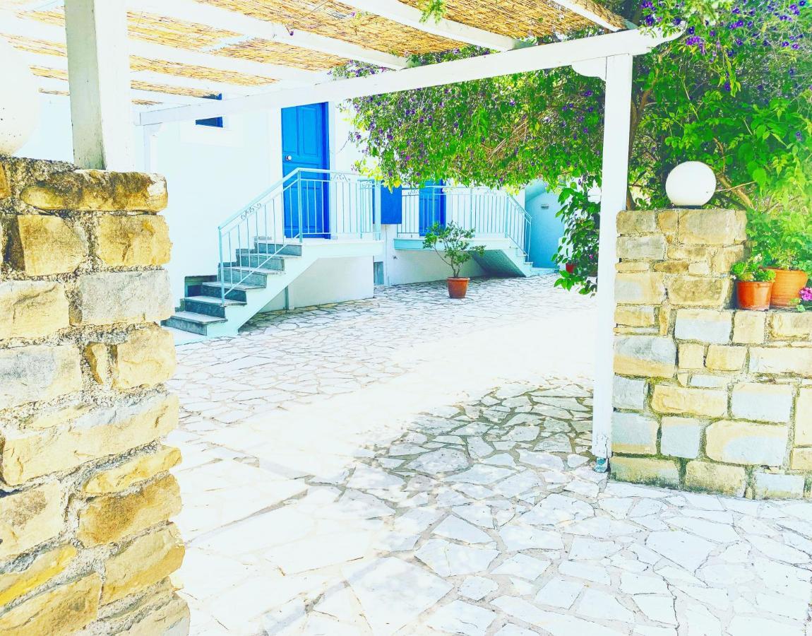 Ilias Apartments Finikounta Luaran gambar