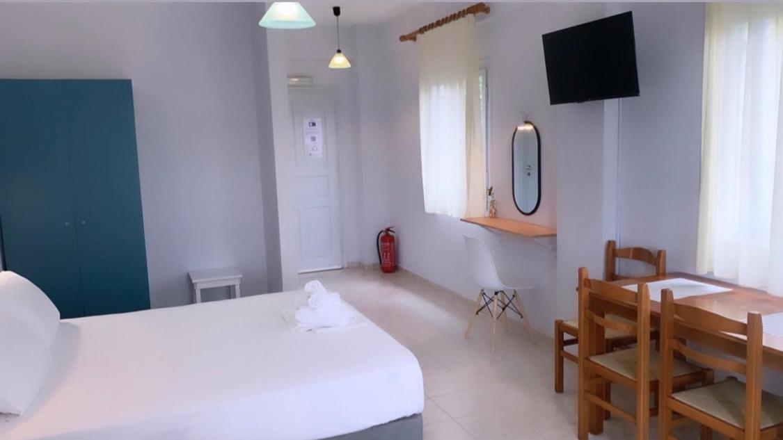 Ilias Apartments Finikounta Luaran gambar